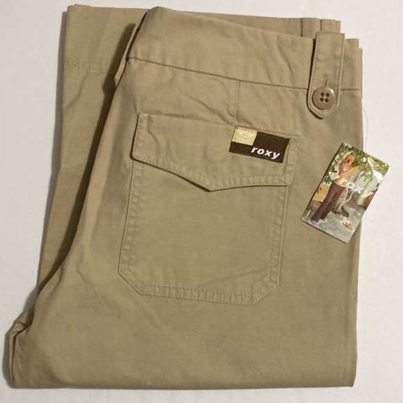 Roxy size 11 khaki color capris 100% cotton. 4 pockets comfortable & relaxed fit - Picture 4 of 8